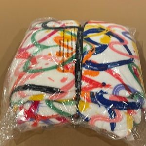 NWT Vera Bradley XL throw in Art Hearts